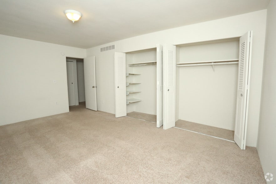 Primary Photo - Arrowtree Apartments