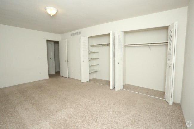 Building Photo - Arrowtree Apartments