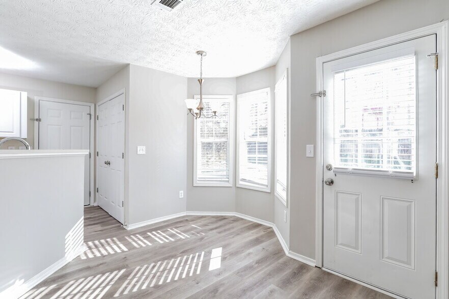 Building Photo - 6531 Alford Way