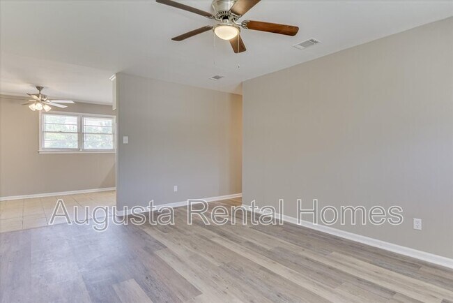 Building Photo - 623 Aiken St