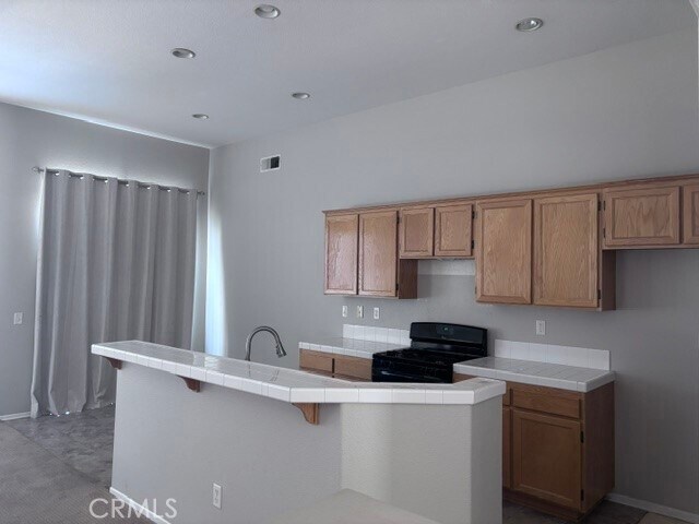 Building Photo - 27450 Fallbrook Ct