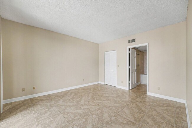 Building Photo - 750 N Atlantic Ave