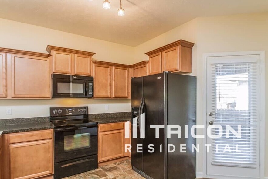 Building Photo - 1712 Colyn Avenue