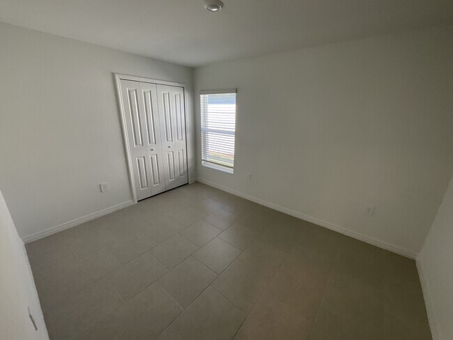 Building Photo - 17236 Cantu Ct