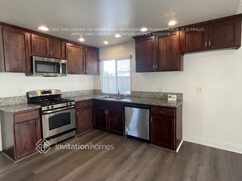 Building Photo - 2847 Norcross Dr