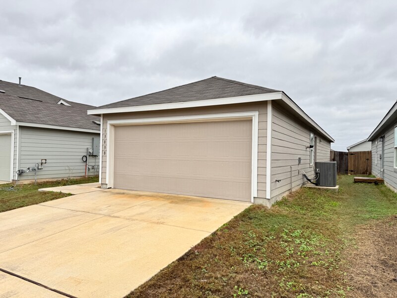 Building Photo - 13838 Ostrich Run