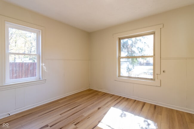 Building Photo - 1730 E 75th St