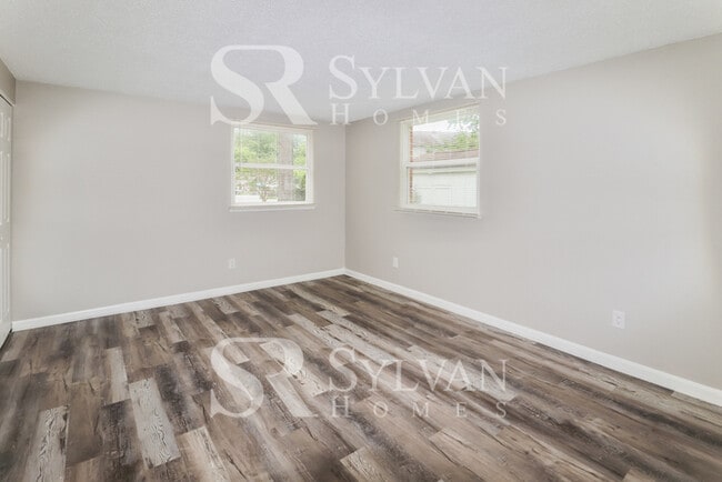 Building Photo - Charming 3BR 1.5BA Home