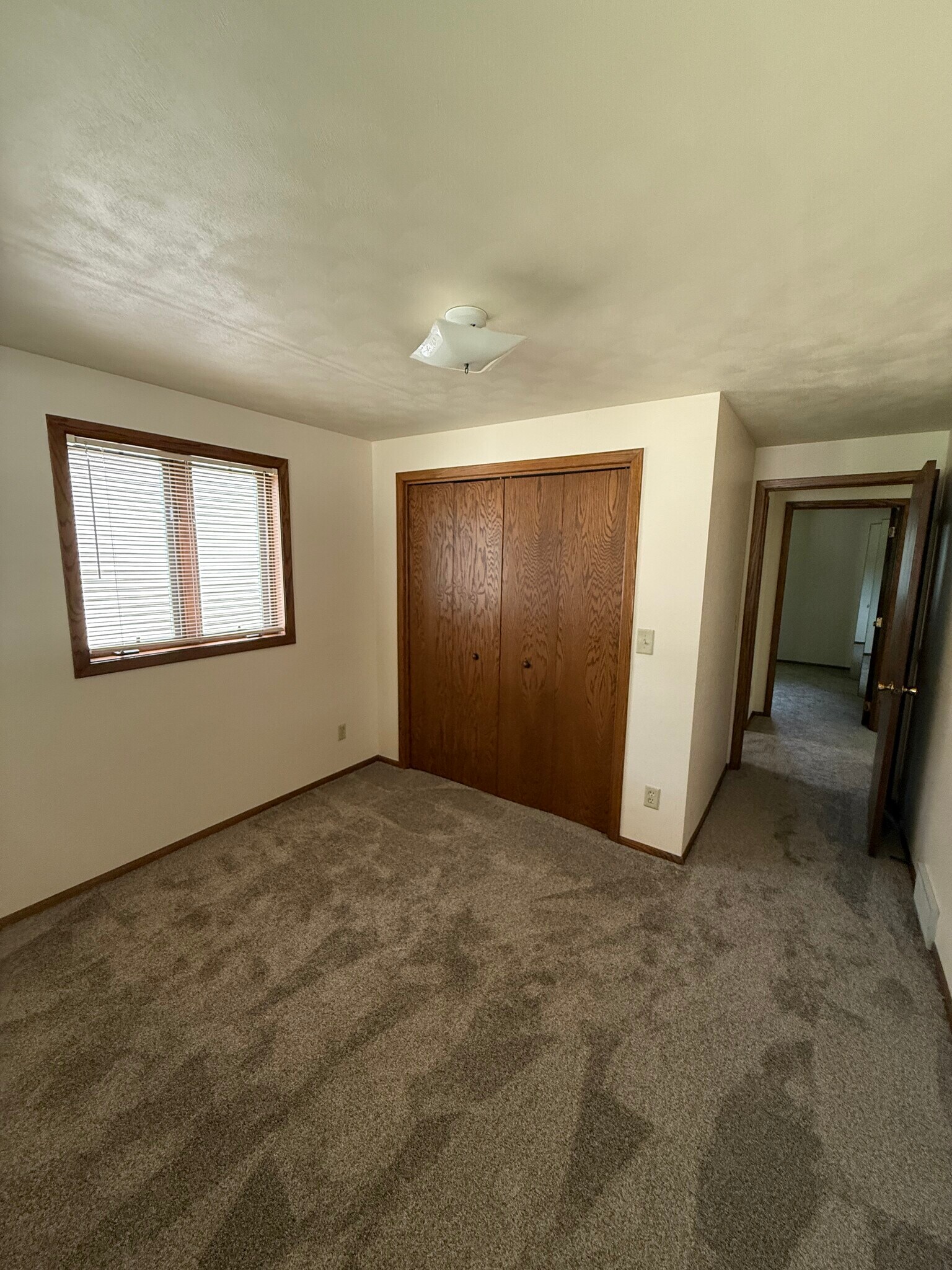 Building Photo - 510 S Kensington Dr