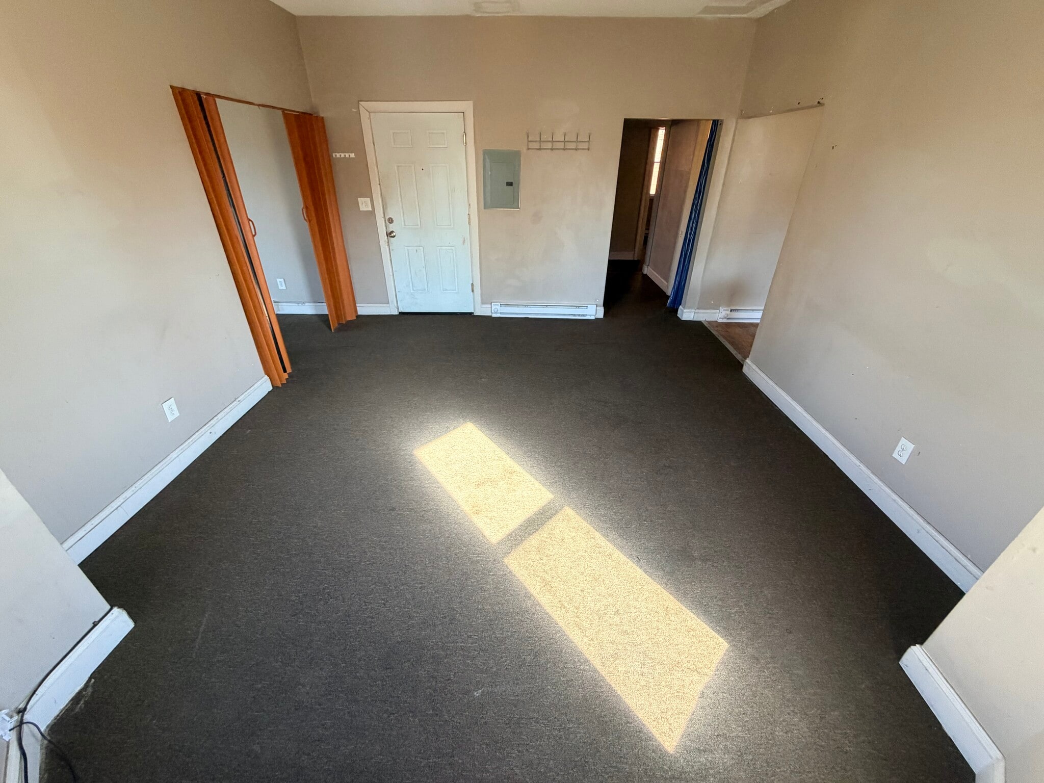 Family room - 51 Seyms St