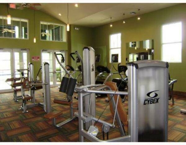 Building Photo - 880 Millbrae Ct