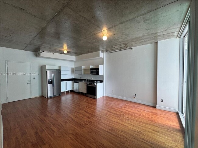 Building Photo - 690 SW 1st Ct