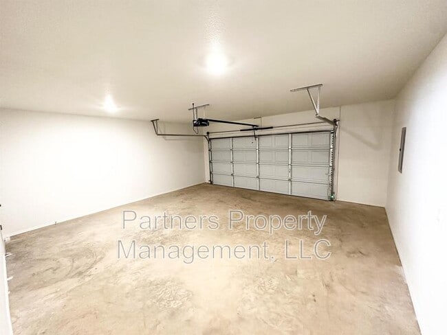 Building Photo - 875 S Amarillo Ave
