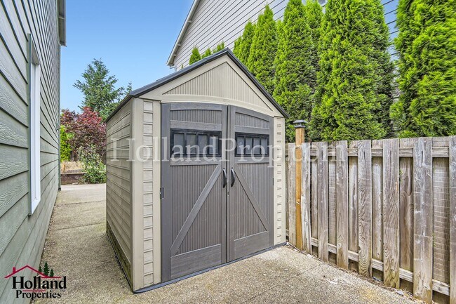 Building Photo - Beautiful Home in Prime North Plains Location – Walk to Parks & Downtown! Special $150 credit on ...