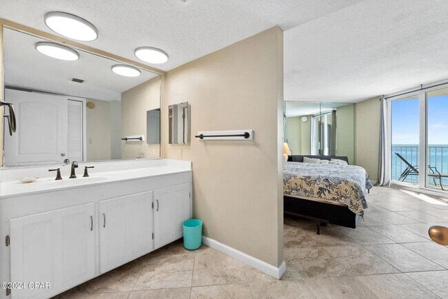 Building Photo - 2 Bedroom 2 Bathroom Condo