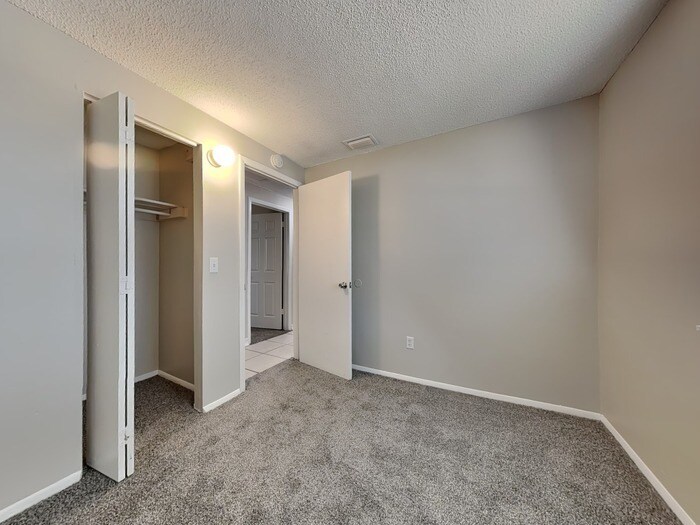 Building Photo - 11749 Kingfisher Ln E