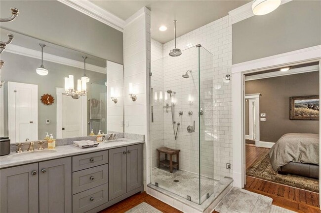 Building Photo - 976 Adair Ave NE