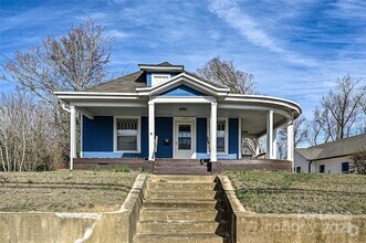 Building Photo - 1204 S Salisbury Ave