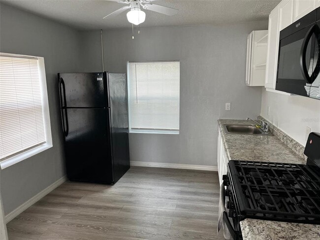 Building Photo - 205 W Sproule Ave