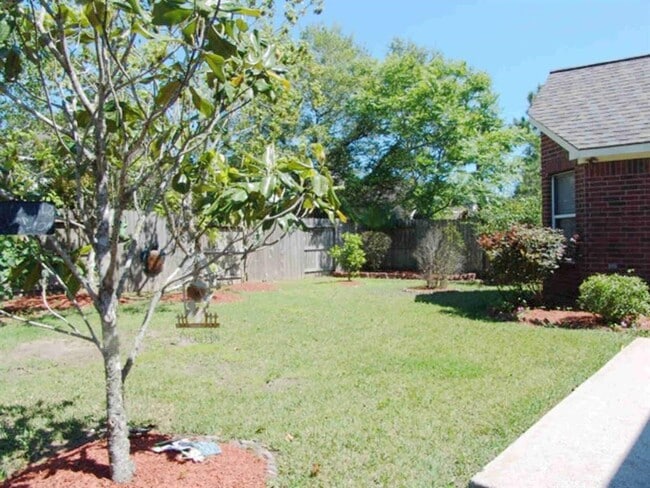 Building Photo - 3127 Edgewood Dr