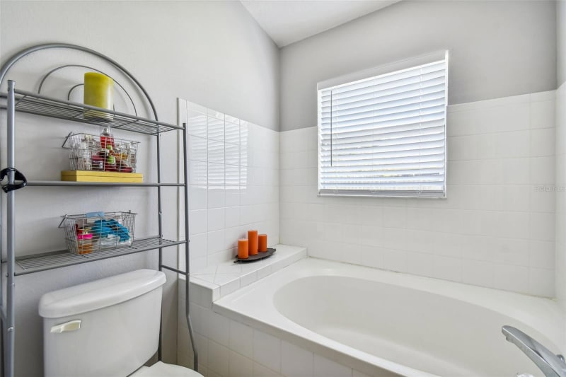 Building Photo - 7124 Colonial Lake Dr