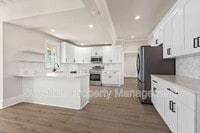 Building Photo - 110 S Willard Ave