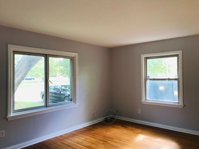 Building Photo - HOUSE CLOSE TO EVRYTHING YOU NEED.THIS HOME IS A MUST SEE!!!