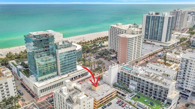Building Photo - 2924 Collins Ave