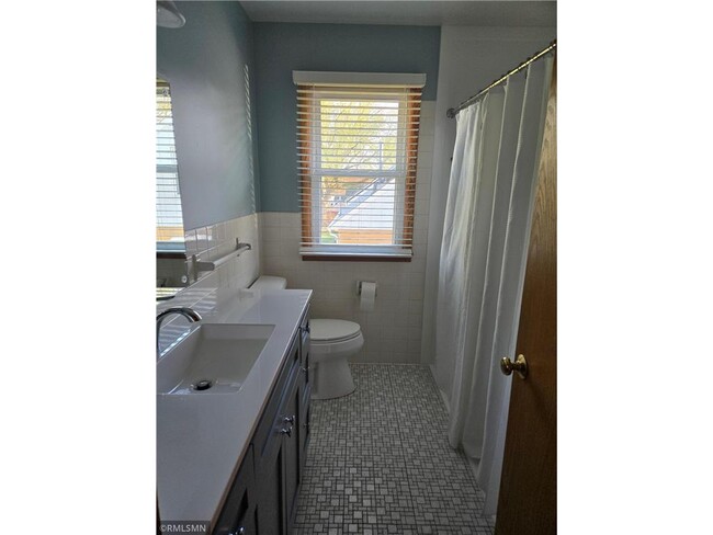 Building Photo - 3747 2nd St NE
