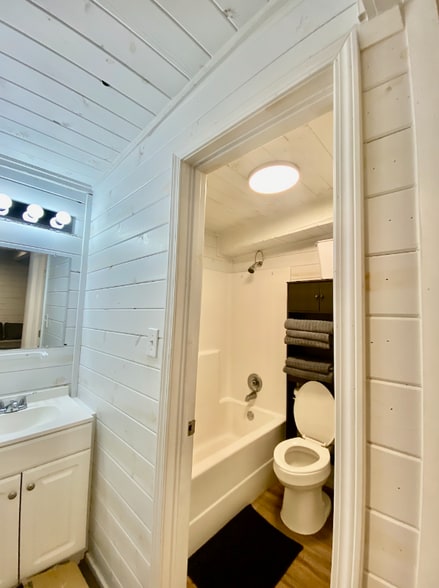 Building Photo - 10440 MS-19