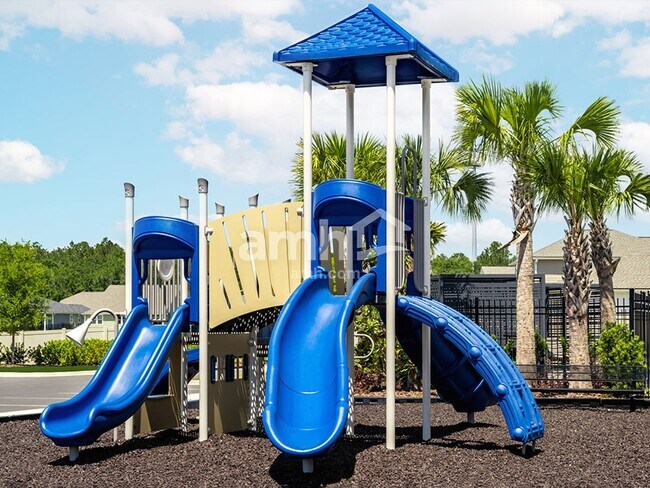 Building Photo - 390 Banyan Frst Dr