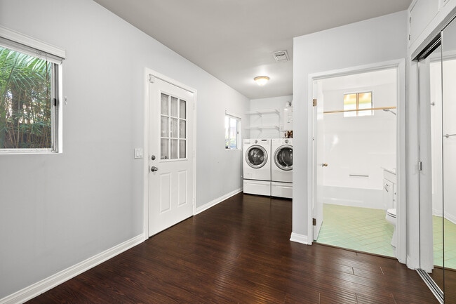 Building Photo - 1766 Carmona Ave