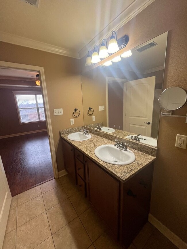 Building Photo - West Little Rock Rental!