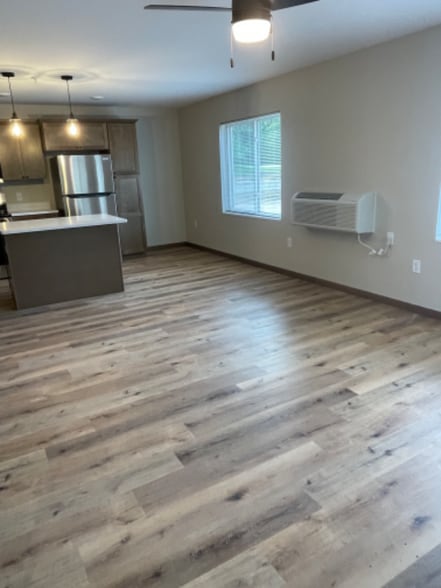 Building Photo - 209 7th Ave