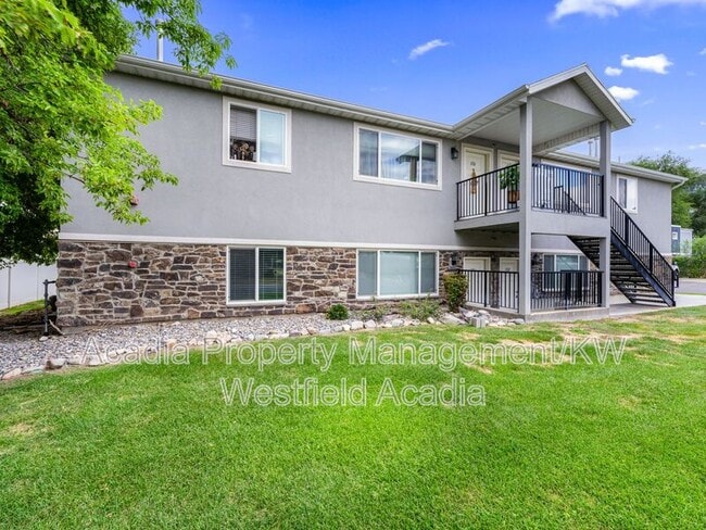 Building Photo - 656 W Meadow Dr