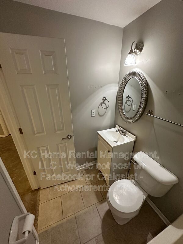 Building Photo - 224 S Huntsman Blvd