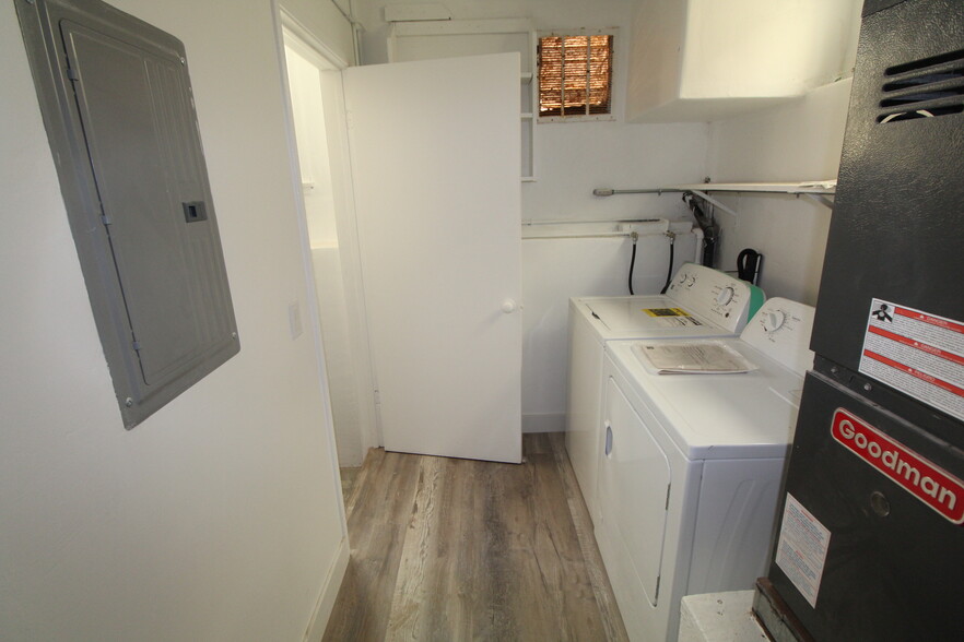 LAUNDRY ROOM - 315 33rd St