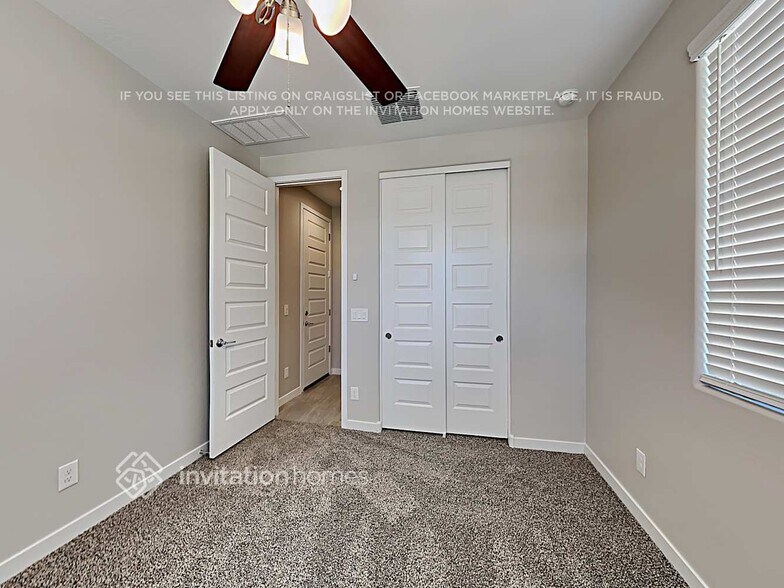 Building Photo - 18822 W Canterbury Dr