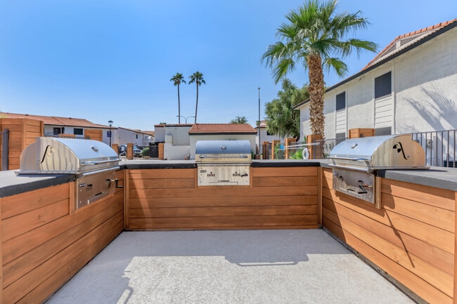 Building Photo - Agave on 83rd