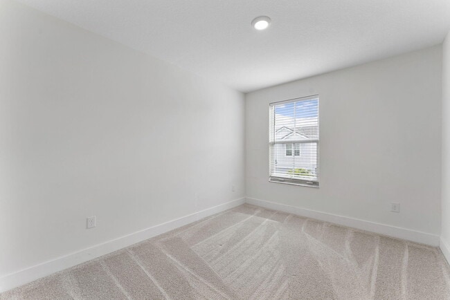 Building Photo - 247 Preserve Trl N