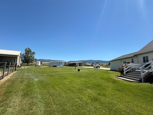Building Photo - Dream Stevensville Horse Property on 8 acres