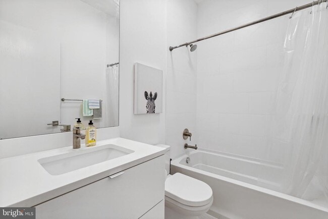 Building Photo - 1539 6th St NW