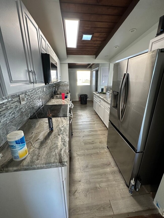 Building Photo - Scenic Island Living with Unmatched Conven...