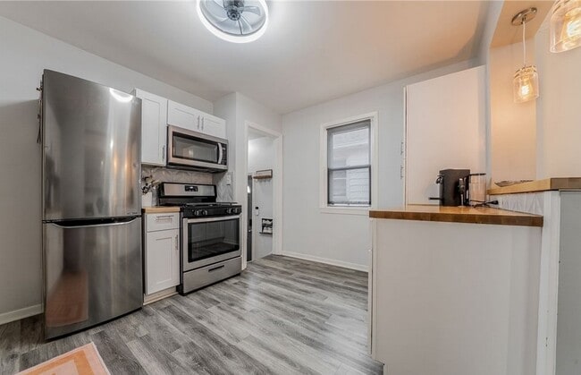 Building Photo - 5934 Deering Ave