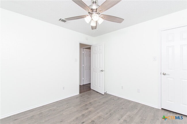 Building Photo - 1802 Lava Ln