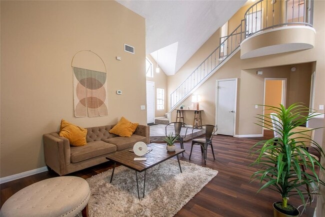 Building Photo - 2108 Warfield Way
