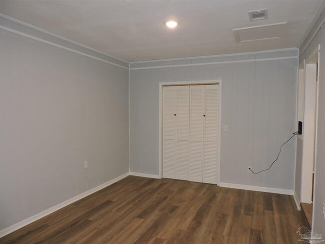 Building Photo - 6970 Woodley Dr