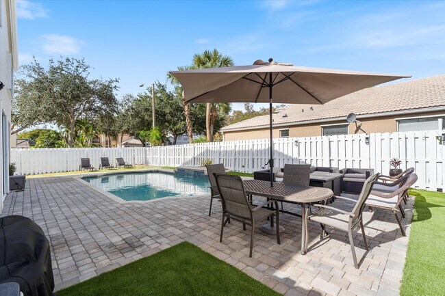 Building Photo - 7663 Great Oak Dr