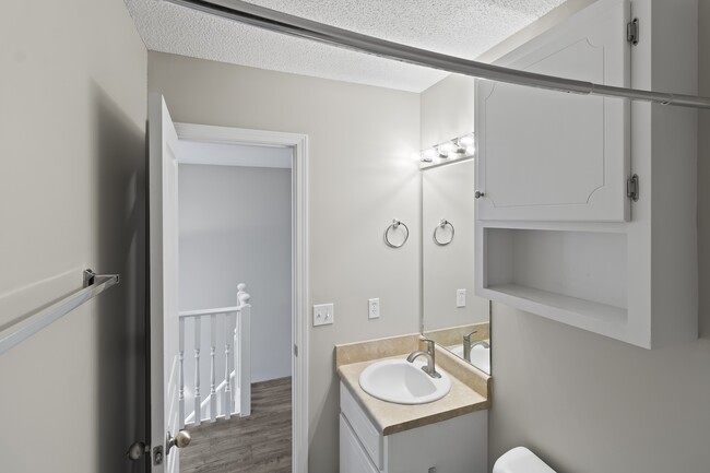 Building Photo - 304 Claremont Avenue