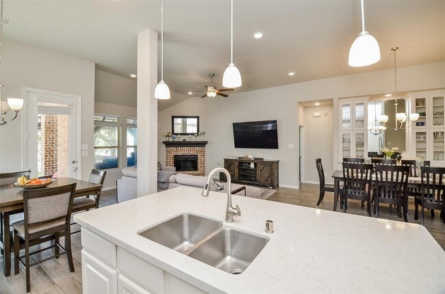 Building Photo - 7830 Trinity Rose Ct